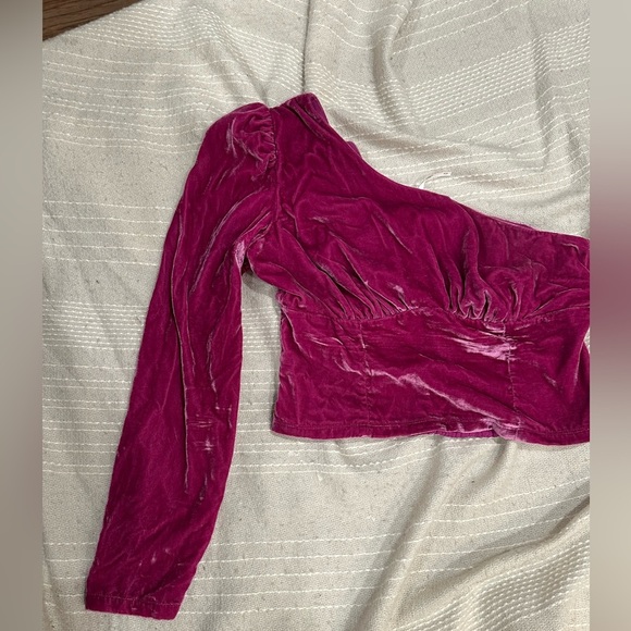Free people Velvet One-Shoulder Top in Rich Pink Size M - Picture 5 of 5